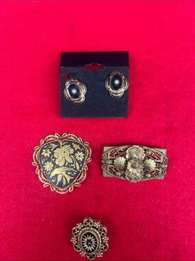 Vintage-Inspired Gold and Black Floral Brooch Set - Women Jewelry